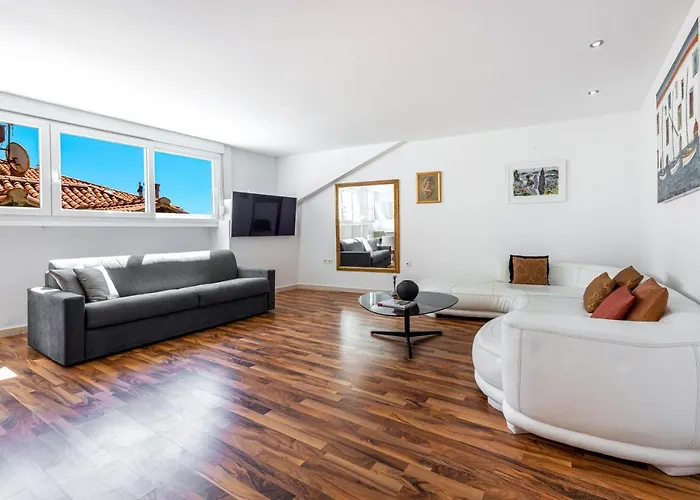 ゲストハウス ホマ 4*